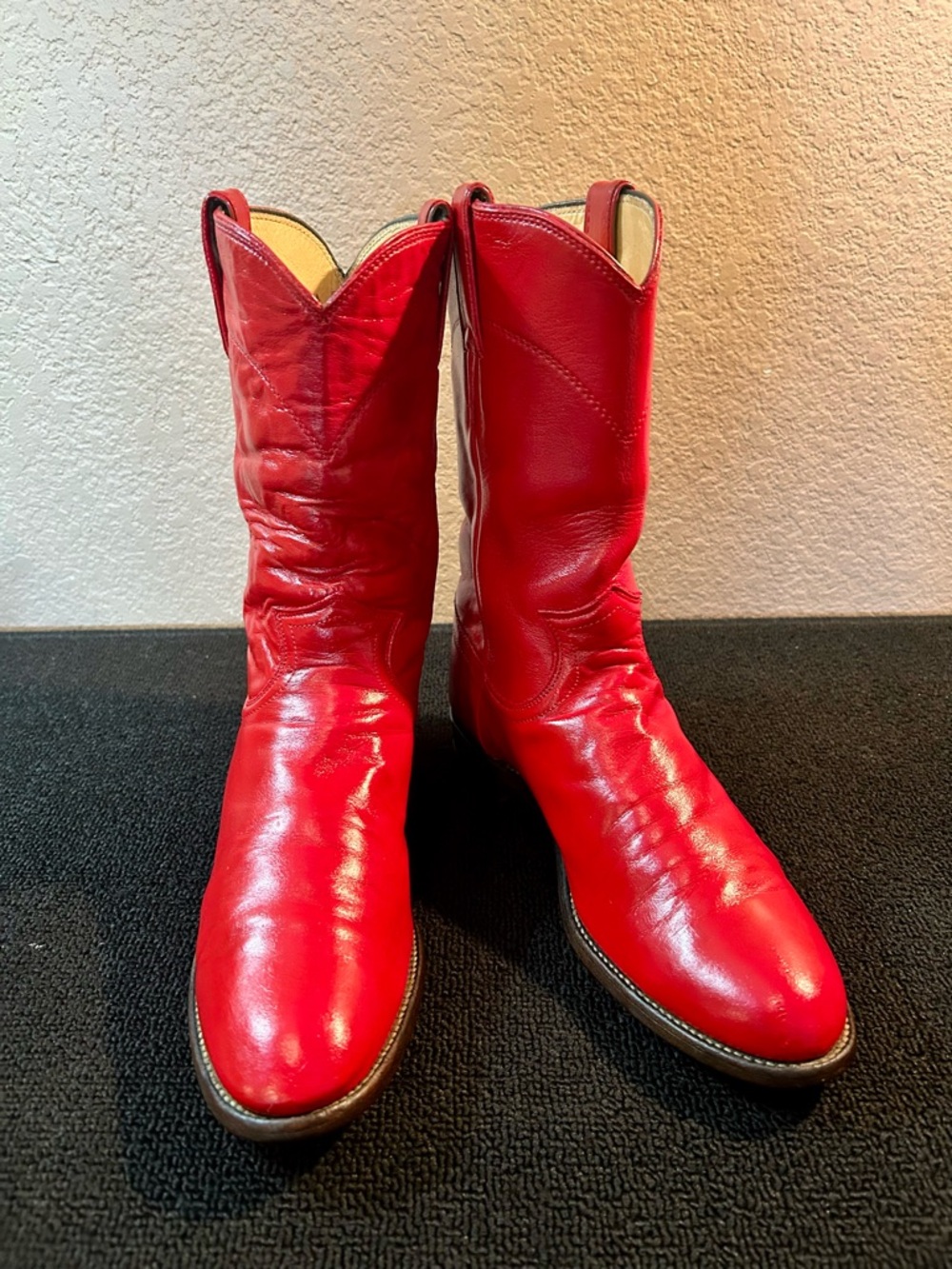 Gorgeous Justin Red Roper Boots- Size 7 A Style L3056. Show Stopper